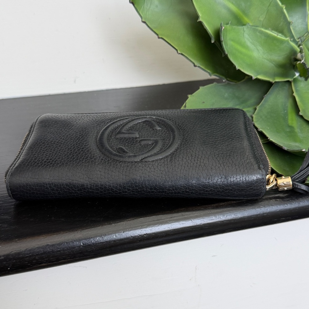 Gucci Genuine Leather Zip Around Wallet Clutch Black GG Logo Tassel Wristlet - Picture 6 of 9